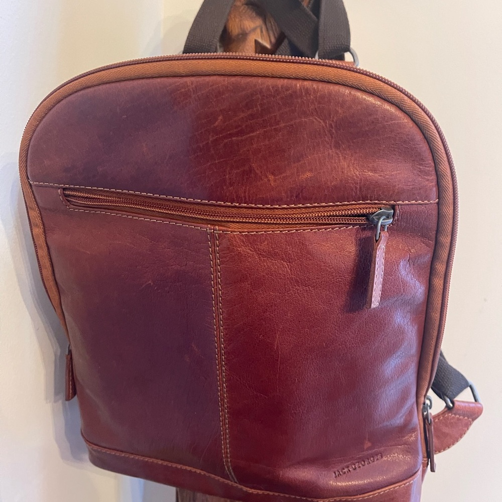 Jack George Genuine Leather Voyager Brown Backpack (Pre-Owned)  smoke free home